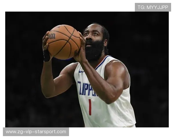 快船团队在攻守转换中显现出默契配合